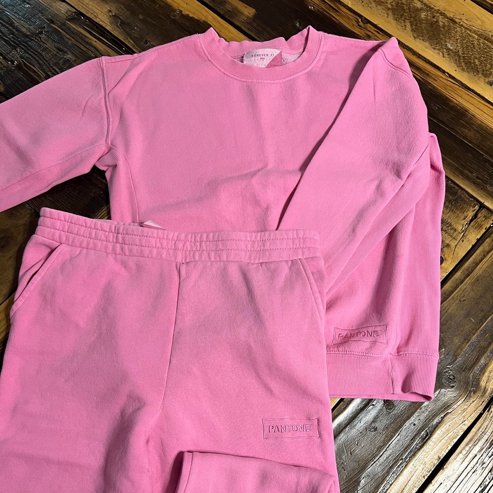 Forever 21 Pantone Kids Sweatshirt and Sweatpants set, Pink, Size XL